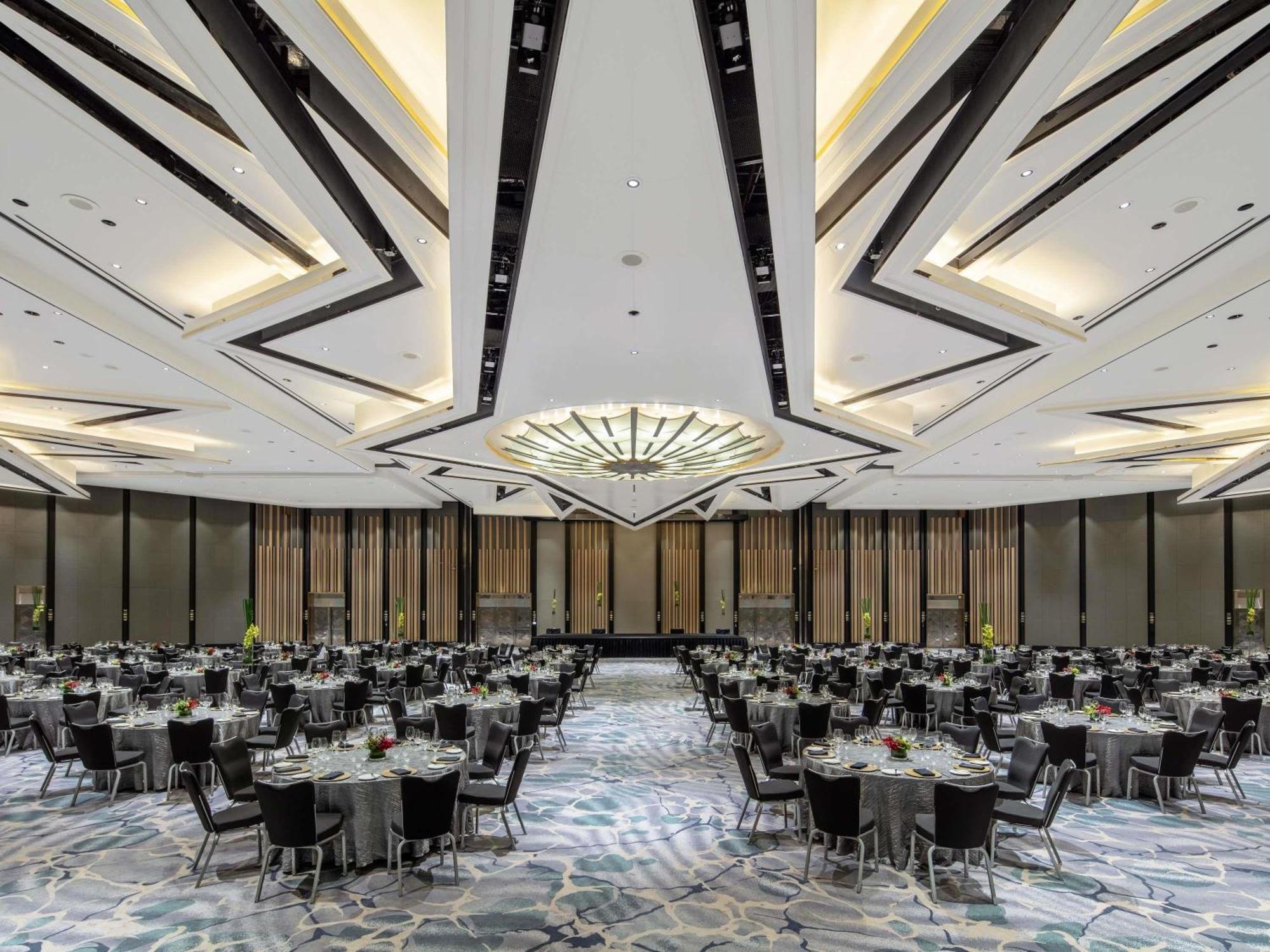 Swissotel The Stamford Hotel