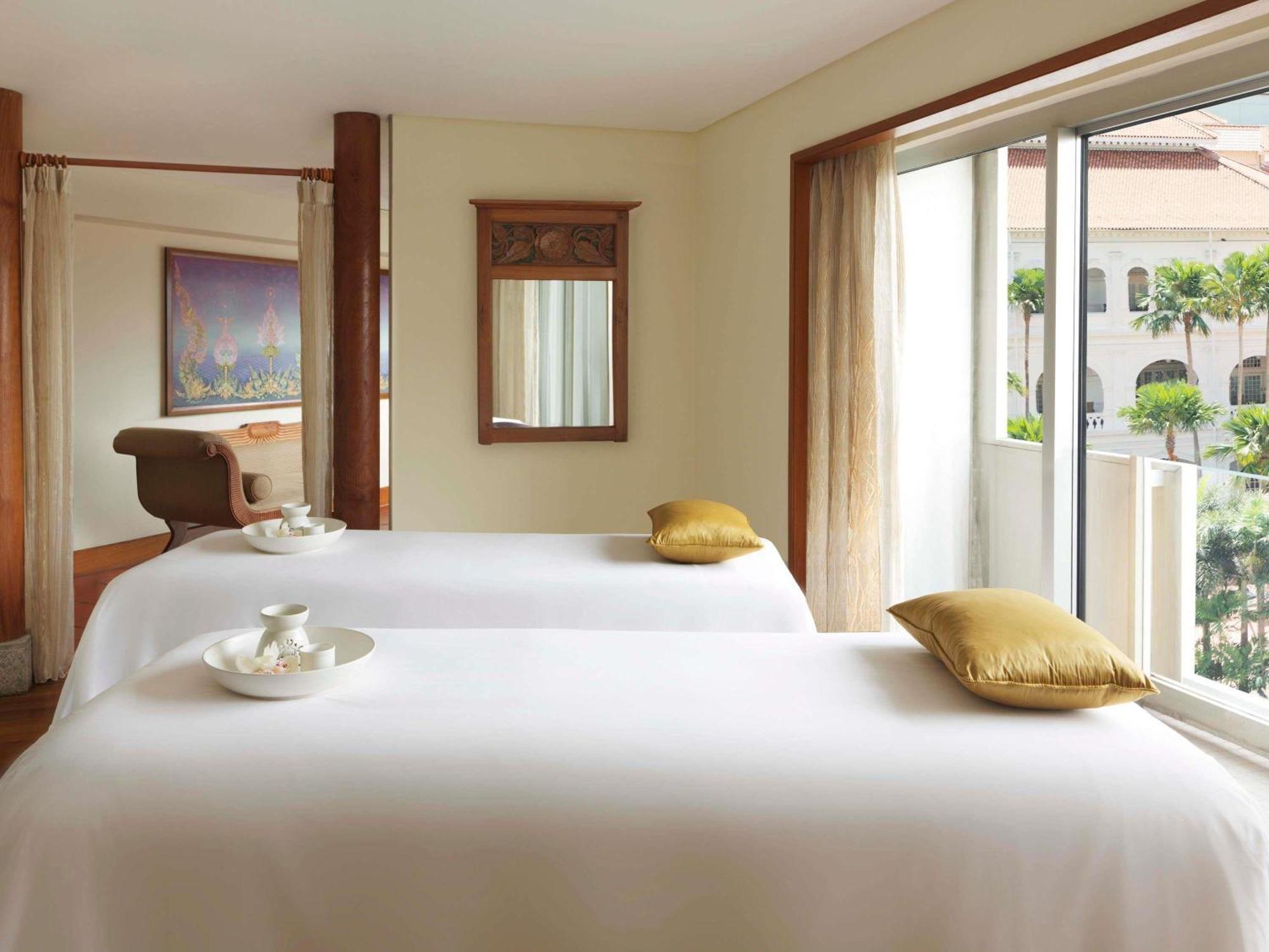 Swissotel The Stamford Hotel 5*